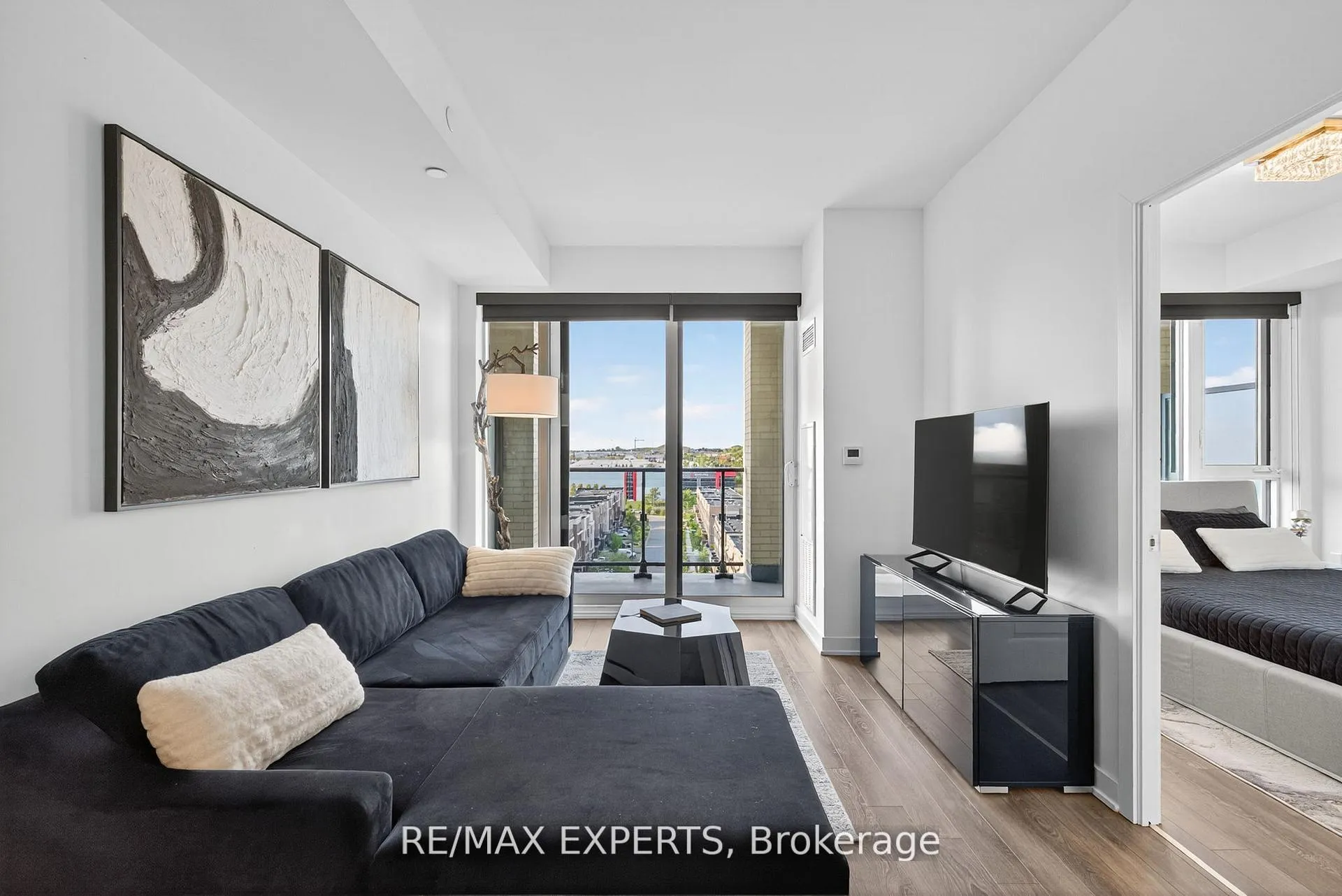 Photo 7 of Unit 831, 100 Eagle Rock Way, Vaughan, Maple — HOMEH
