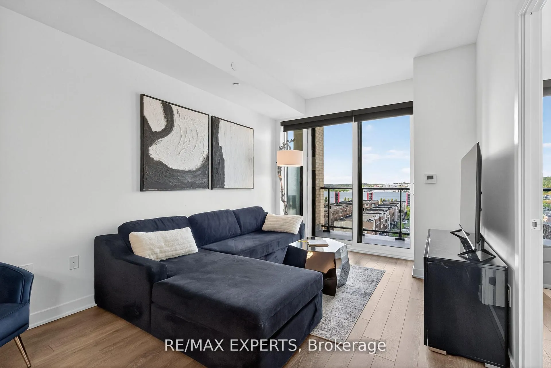 Photo 8 of Unit 831, 100 Eagle Rock Way, Vaughan, Maple — HOMEH
