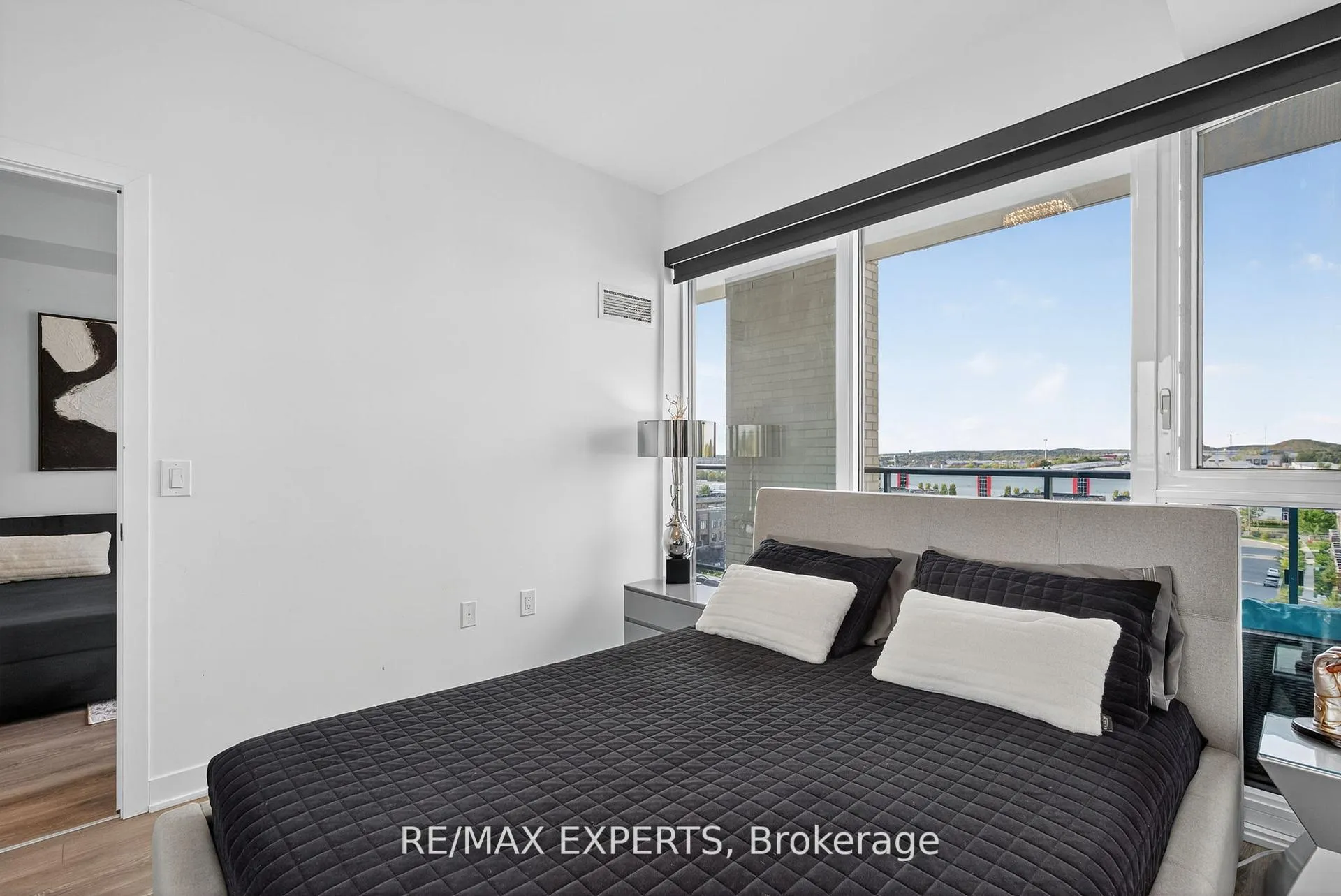 Photo 13 of Unit 831, 100 Eagle Rock Way, Vaughan, Maple — HOMEH
