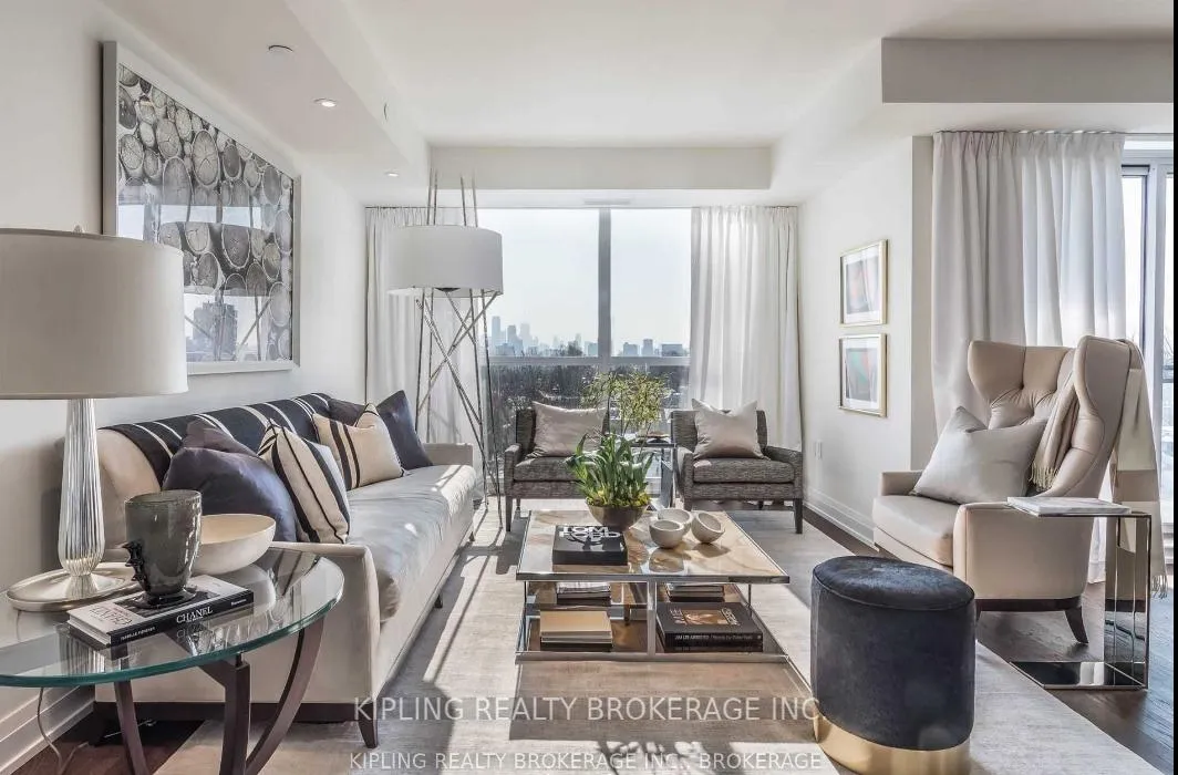 Front of Unit 604, 101 St Clair Avenue W