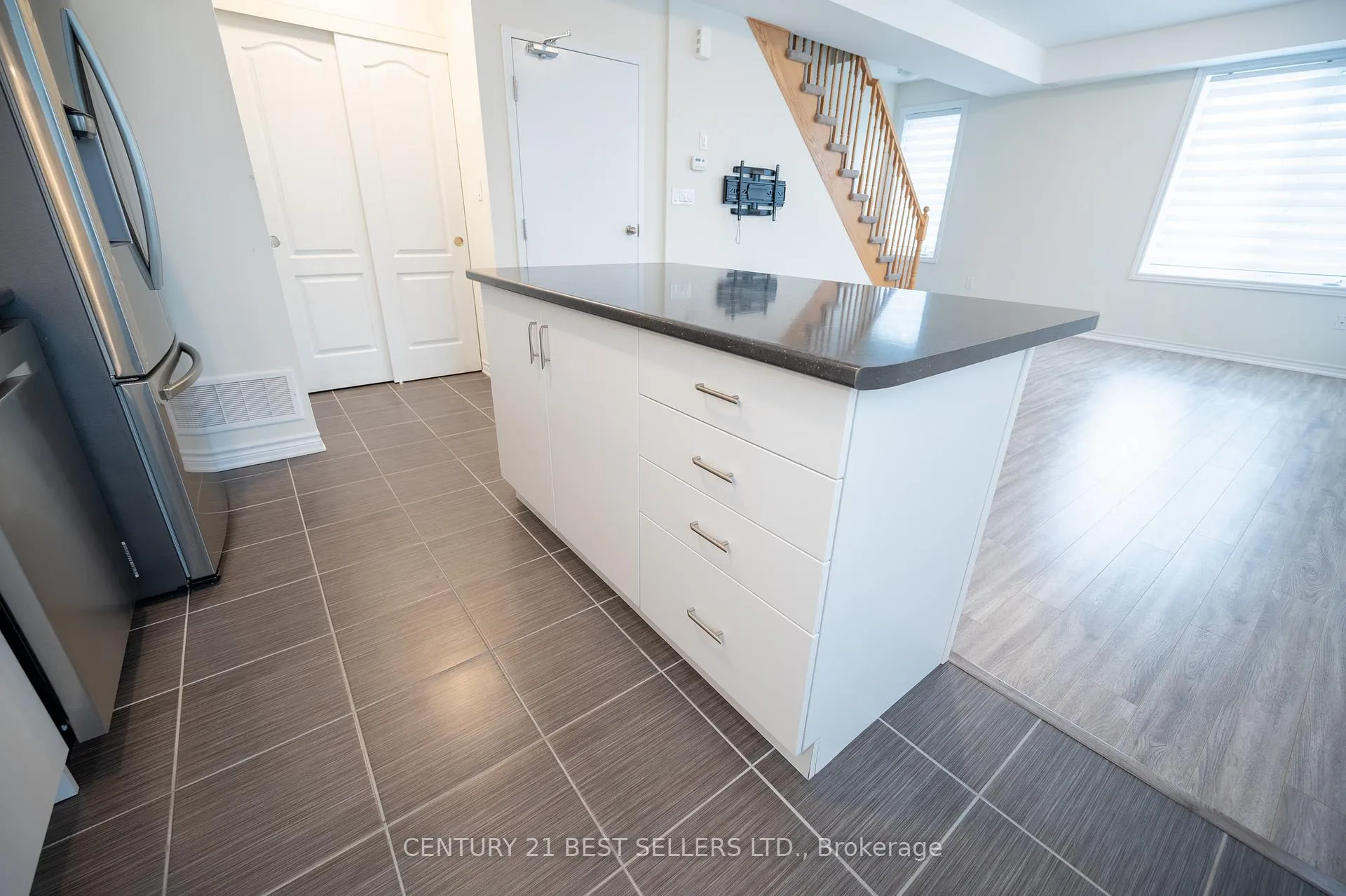 Photo 6 of Unit 45, 383 Dundas Street E, Hamilton, Waterdown — HOMEH