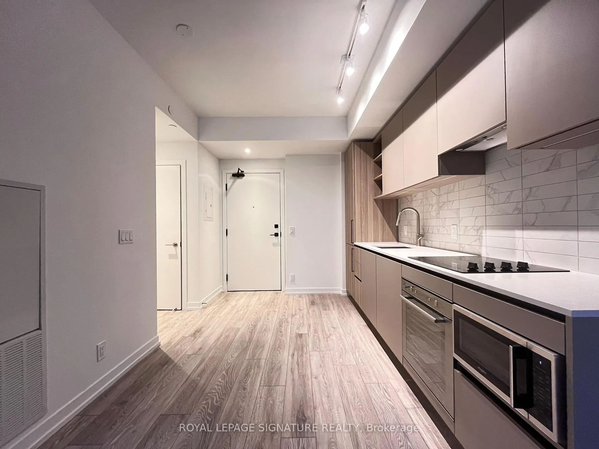 Front of Unit 2508, 55 Mercer Street