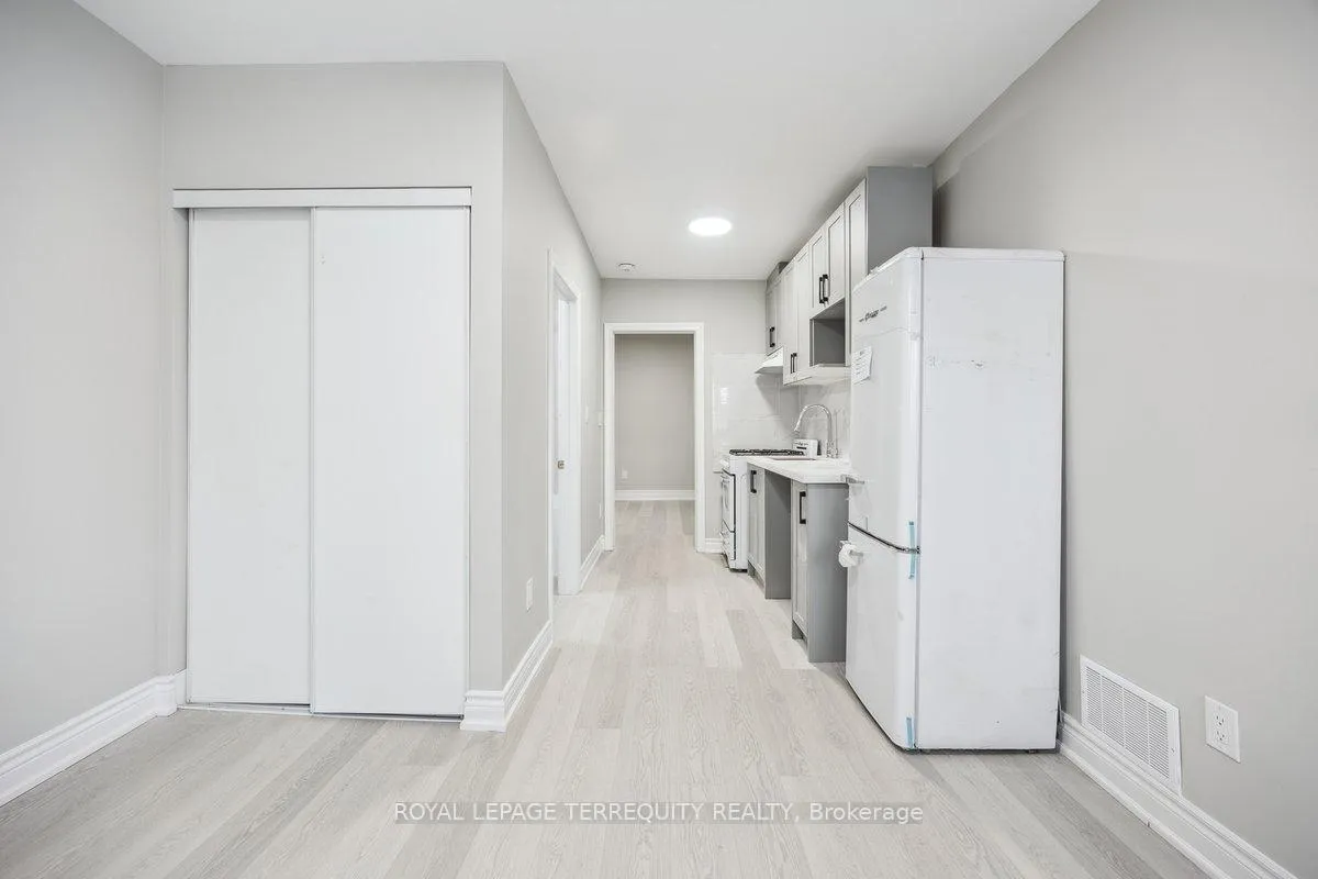 Photo 5 of 137 West Avenue N, Hamilton, Landsdale — HOMEH