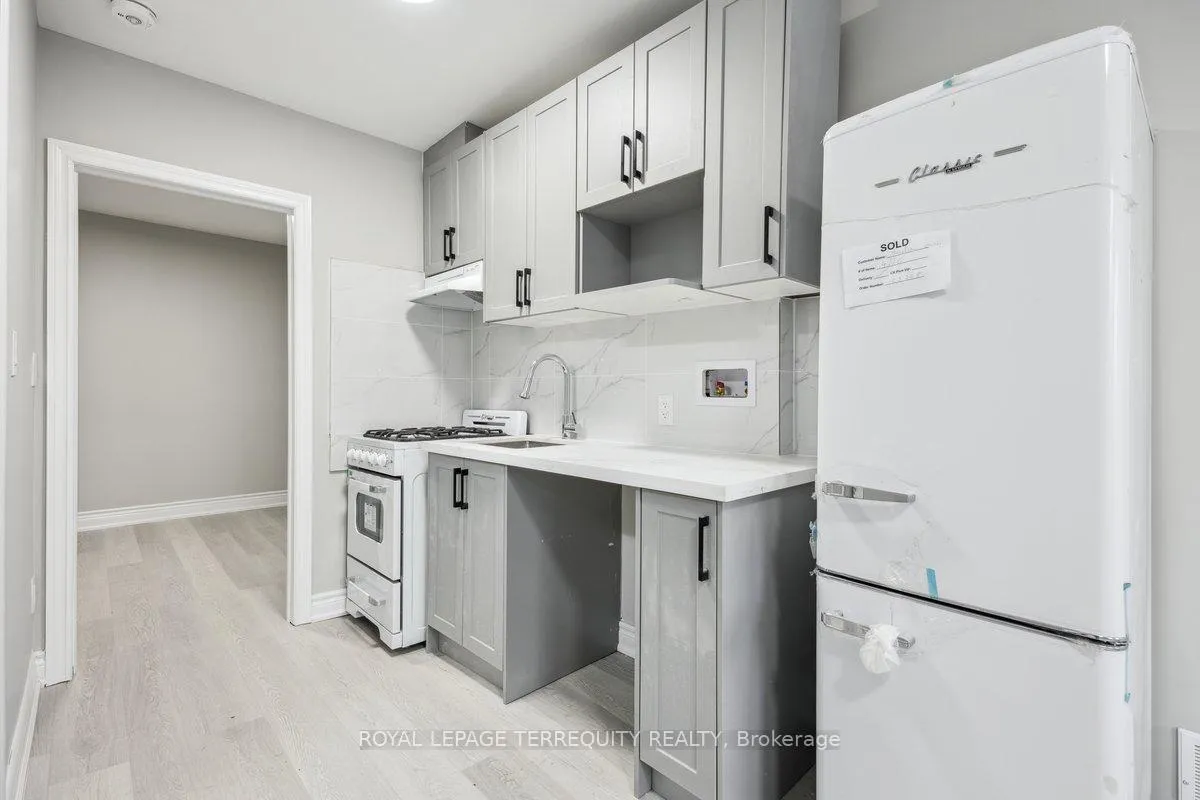 Photo 6 of 137 West Avenue N, Hamilton, Landsdale — HOMEH