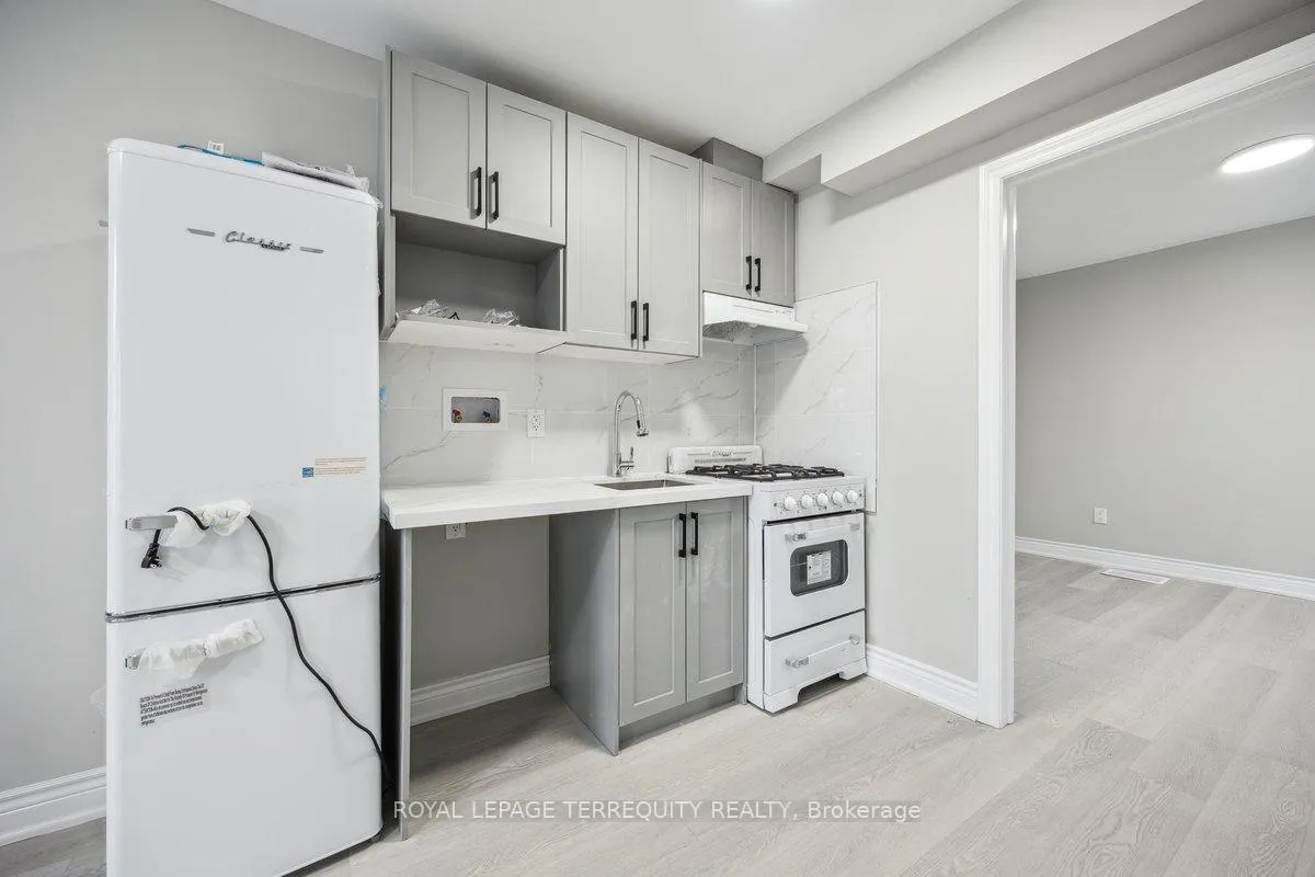 Photo 10 of 137 West Avenue N, Hamilton, Landsdale — HOMEH