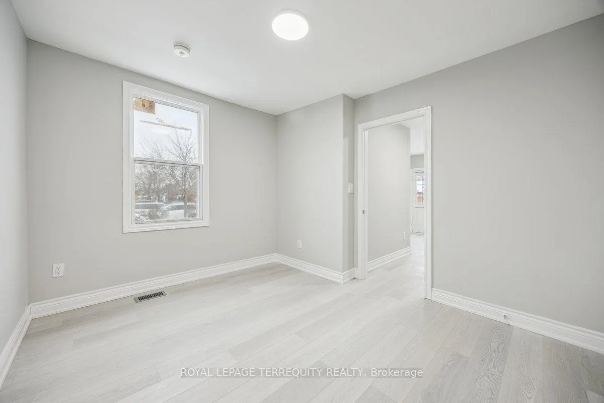 Photo 12 of 137 West Avenue N, Hamilton, Landsdale — HOMEH