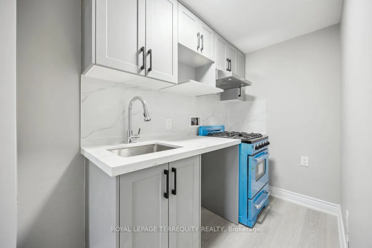 Photo 16 of 137 West Avenue N, Hamilton, Landsdale — HOMEH