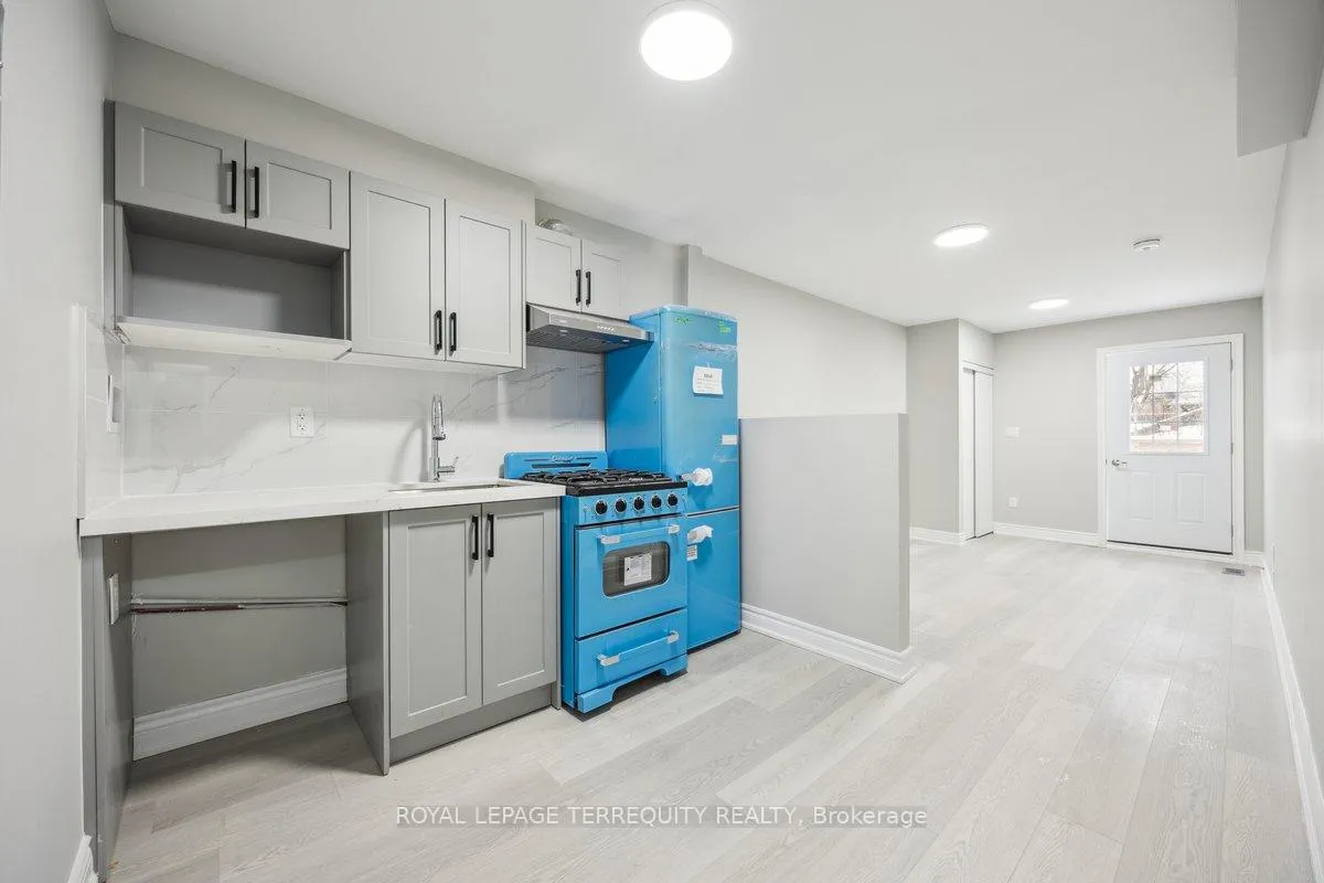 Photo 24 of 137 West Avenue N, Hamilton, Landsdale — HOMEH