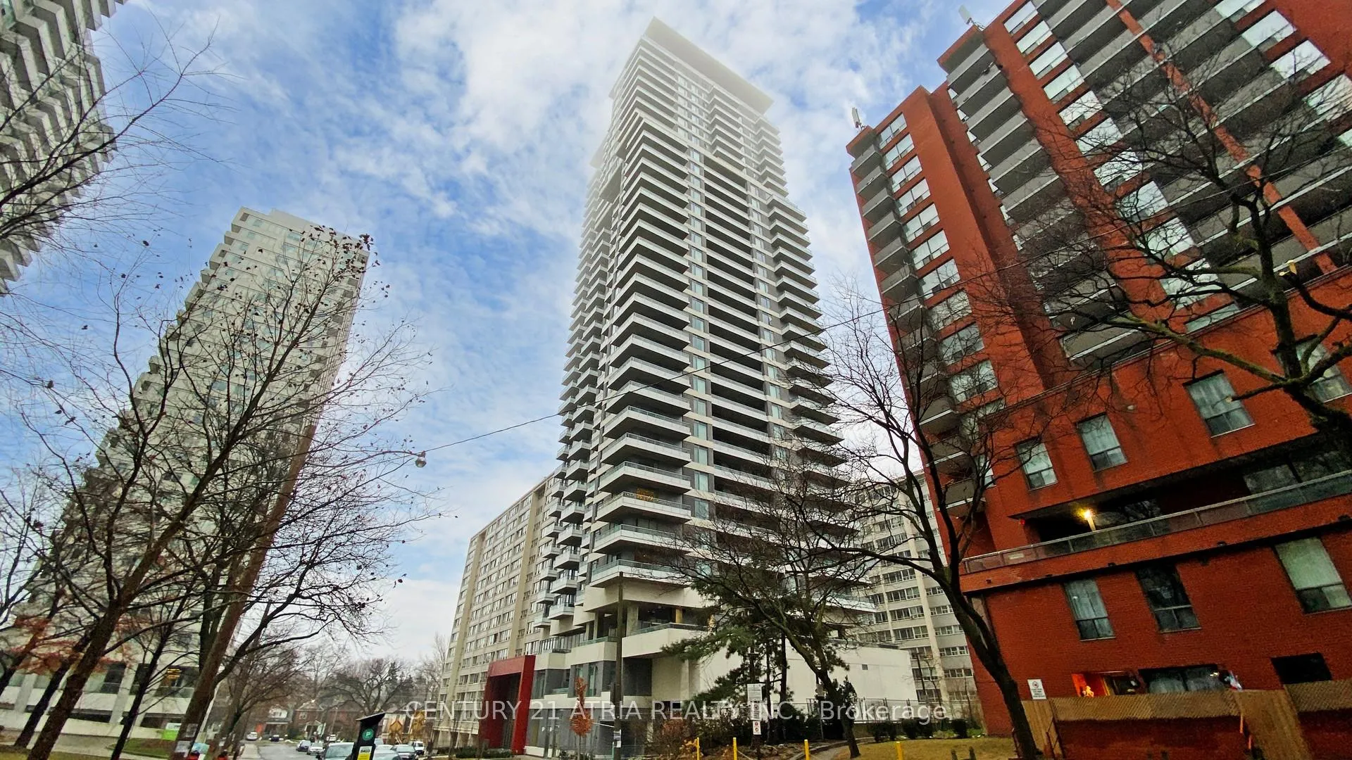 Front of Unit 816, 50 Dunfield Avenue