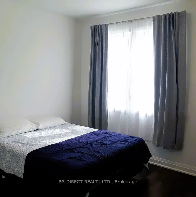 Photo 3 of 14 Danielle Crescent, Midland — HOMEH