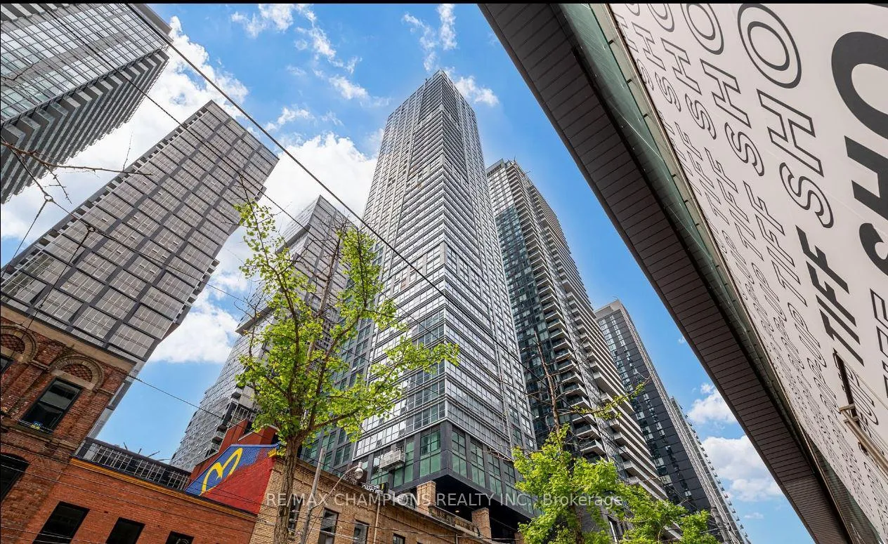 Photo 3 of Unit 705, 327 King Street W, Toronto, Waterfront Communities — HOMEH