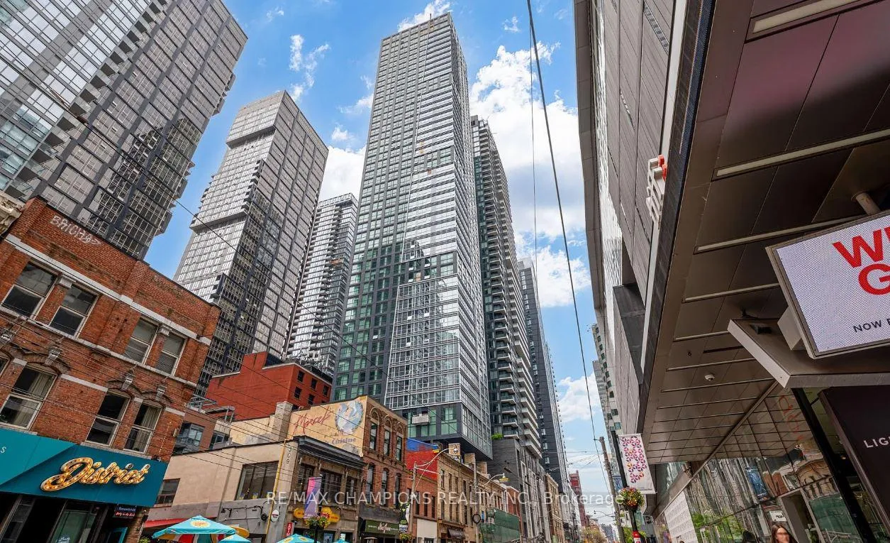 Photo 4 of Unit 705, 327 King Street W, Toronto, Waterfront Communities — HOMEH