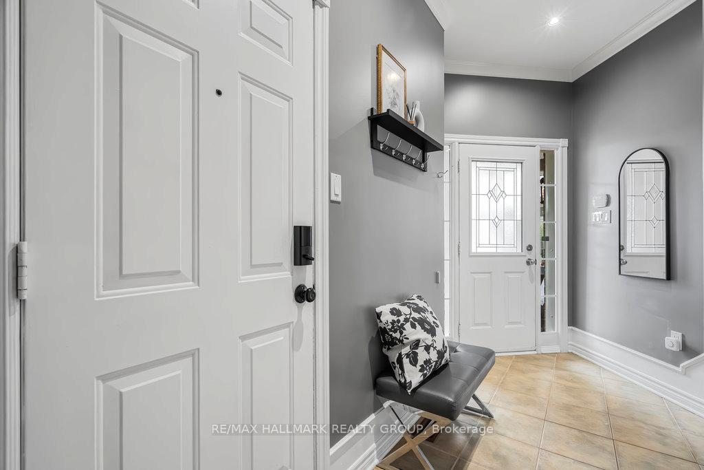 Photo 4 of 510 Wild Shore Crescent, Ottawa, Riverside South/Gloucester Glen — HOMEH