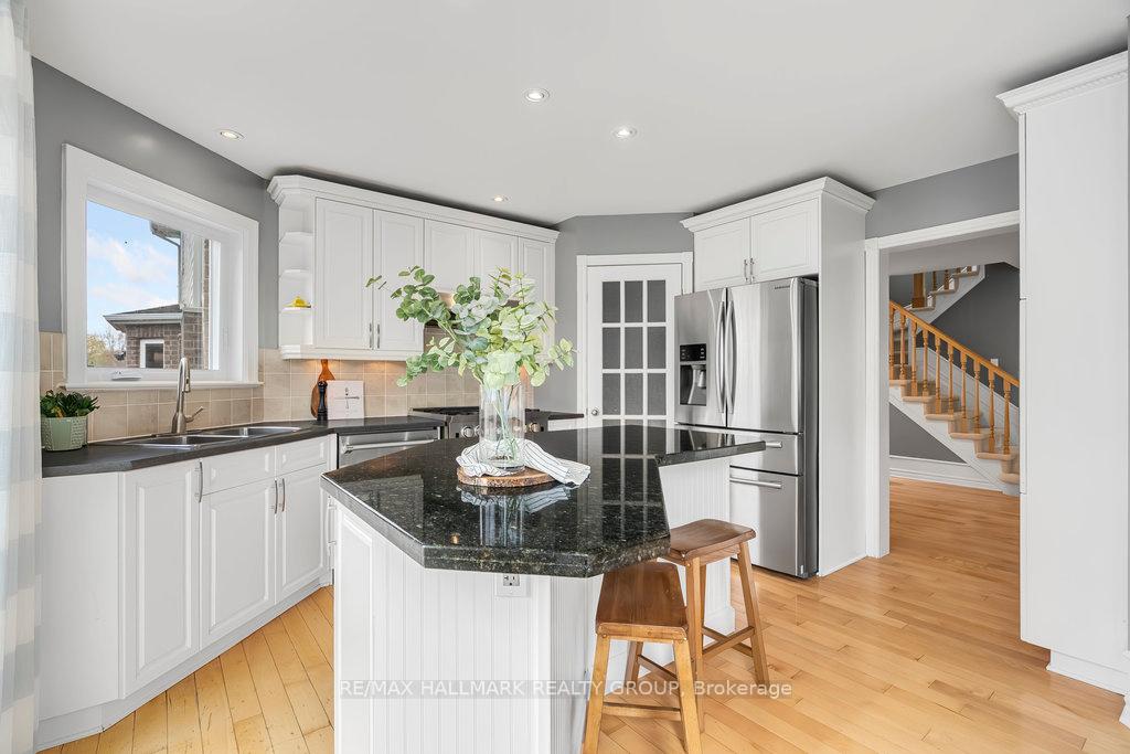 Photo 18 of 510 Wild Shore Crescent, Ottawa, Riverside South/Gloucester Glen — HOMEH