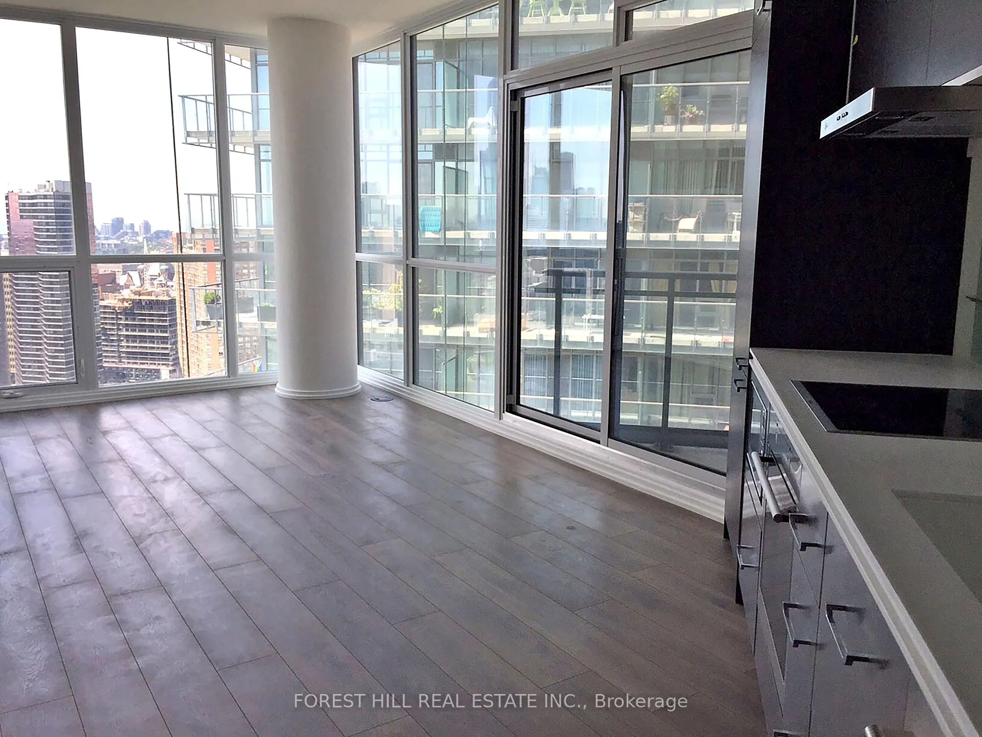 Front of Unit 3302, 45 Charles Street E