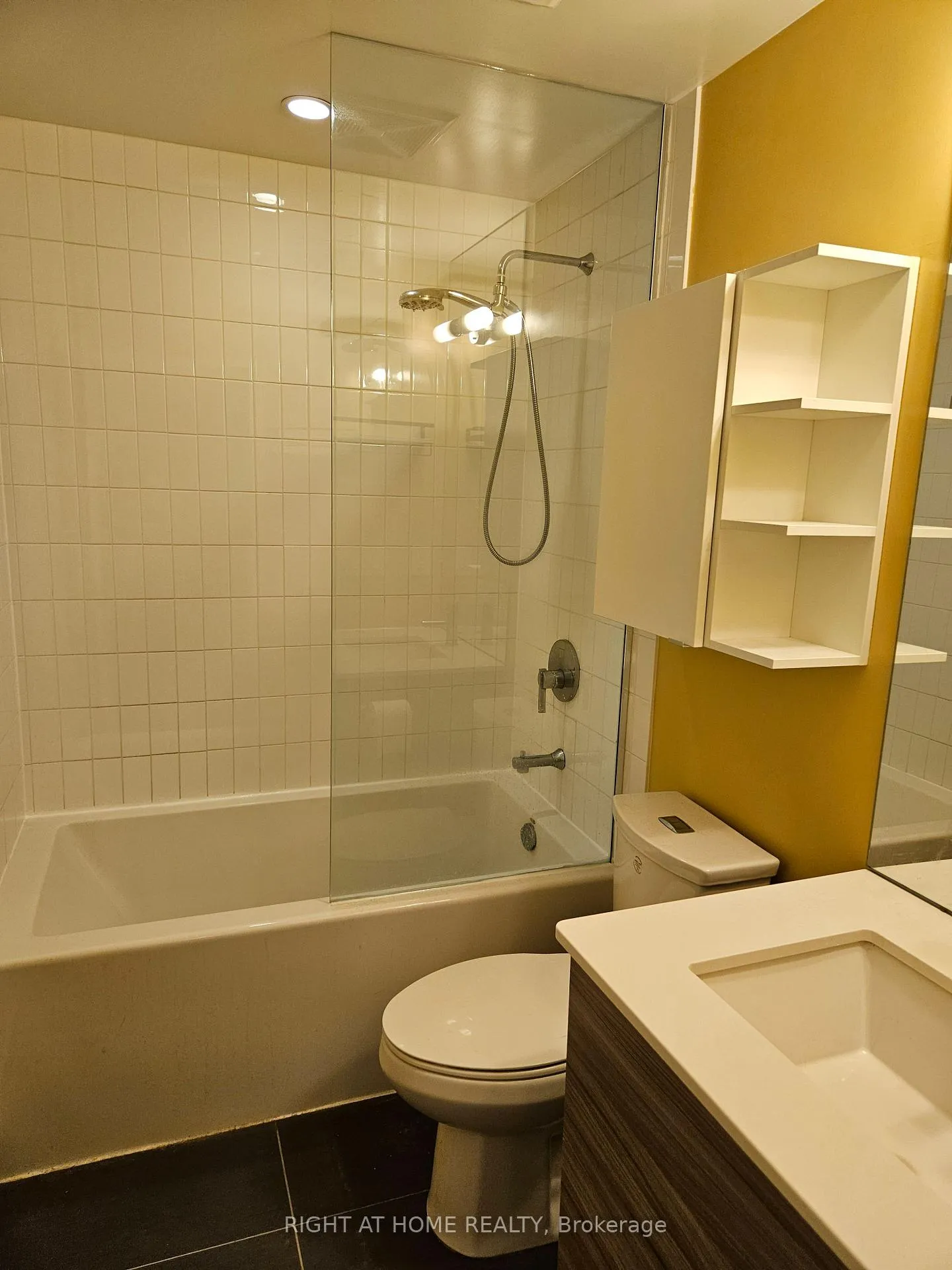 Photo 6 of Unit 705, 210 Simcoe Street, Toronto, Kensington-Chinatown — HOMEH