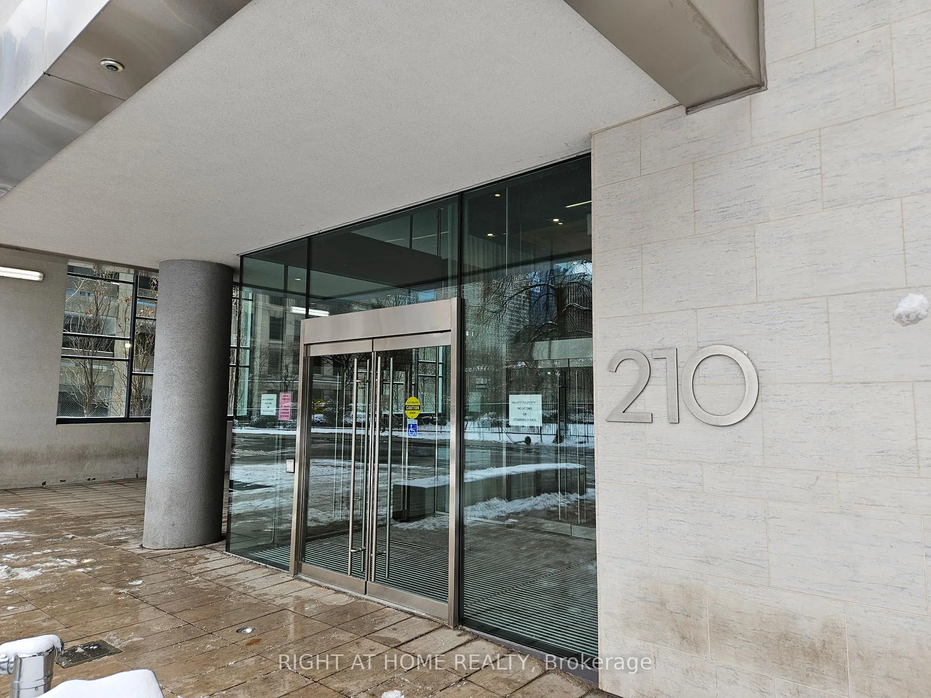 Photo 8 of Unit 705, 210 Simcoe Street, Toronto, Kensington-Chinatown — HOMEH