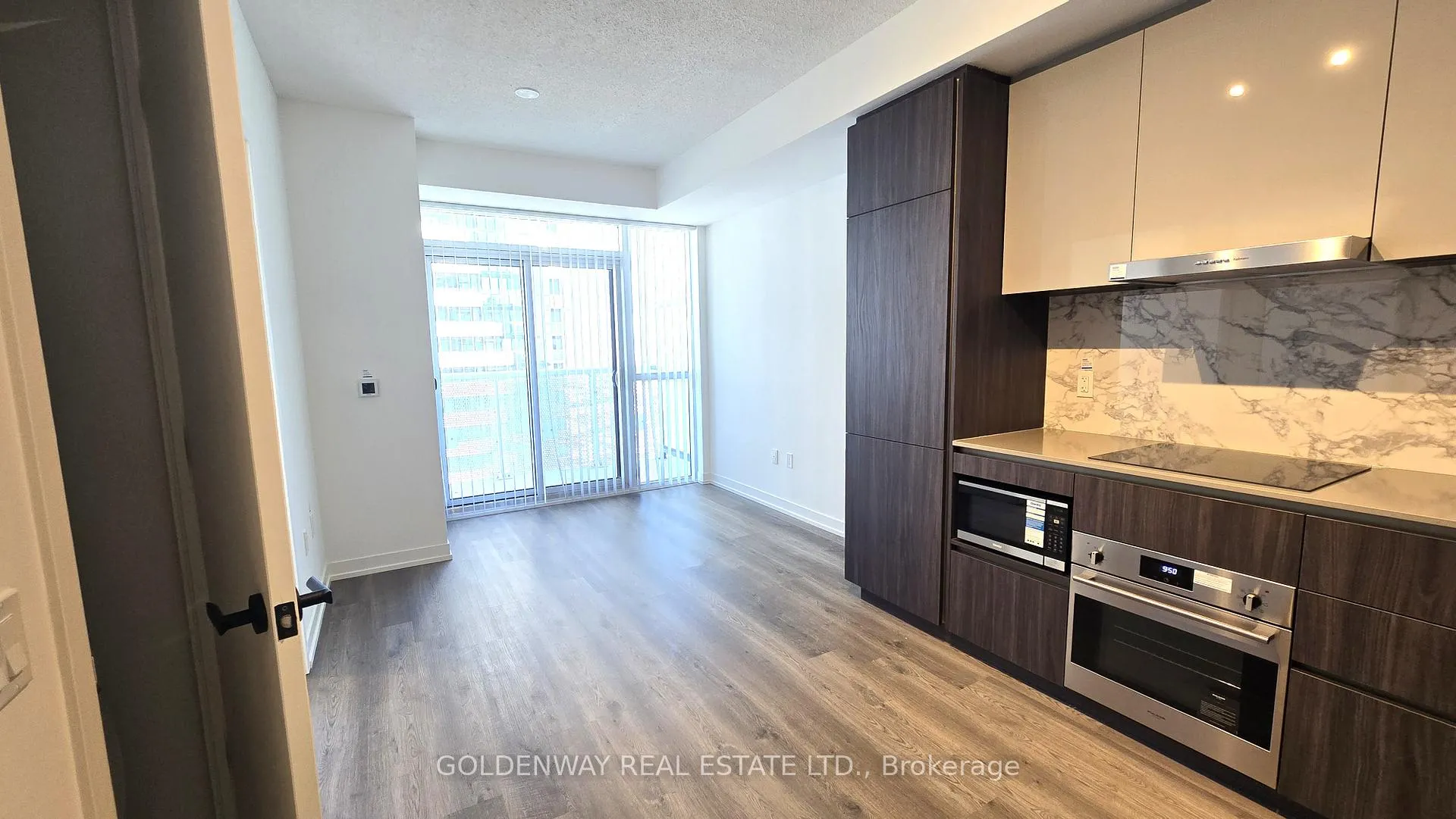 Photo 10 of Unit 4515, 8 Interchange Way, Vaughan, Vaughan Corporate Centre — HOMEH