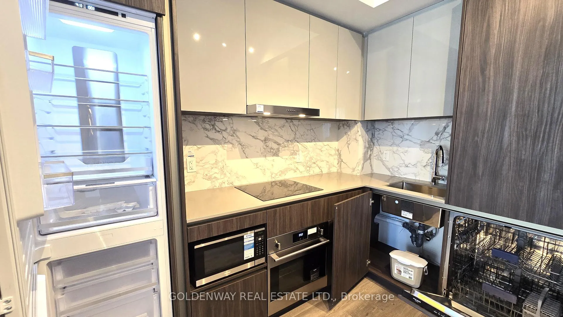 Photo 11 of Unit 4515, 8 Interchange Way, Vaughan, Vaughan Corporate Centre — HOMEH
