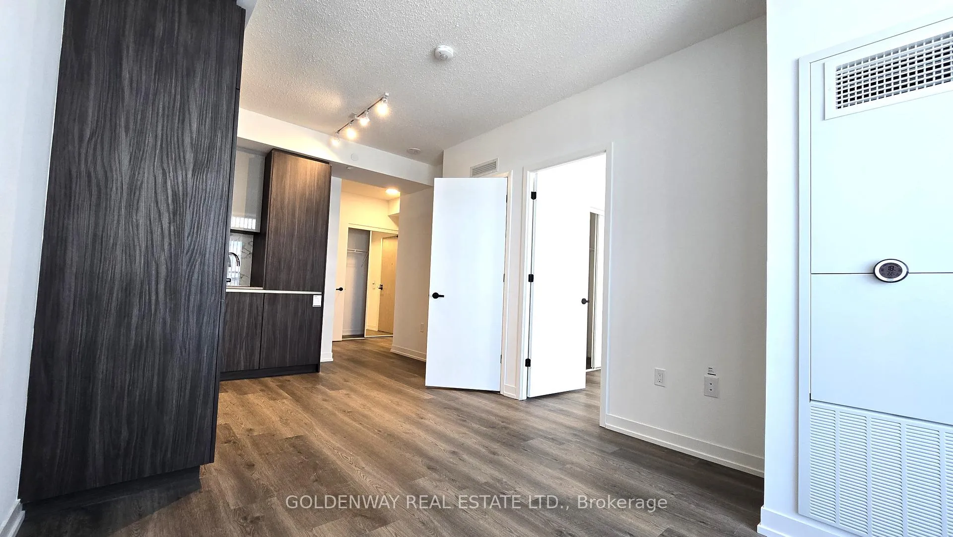 Photo 19 of Unit 4515, 8 Interchange Way, Vaughan, Vaughan Corporate Centre — HOMEH