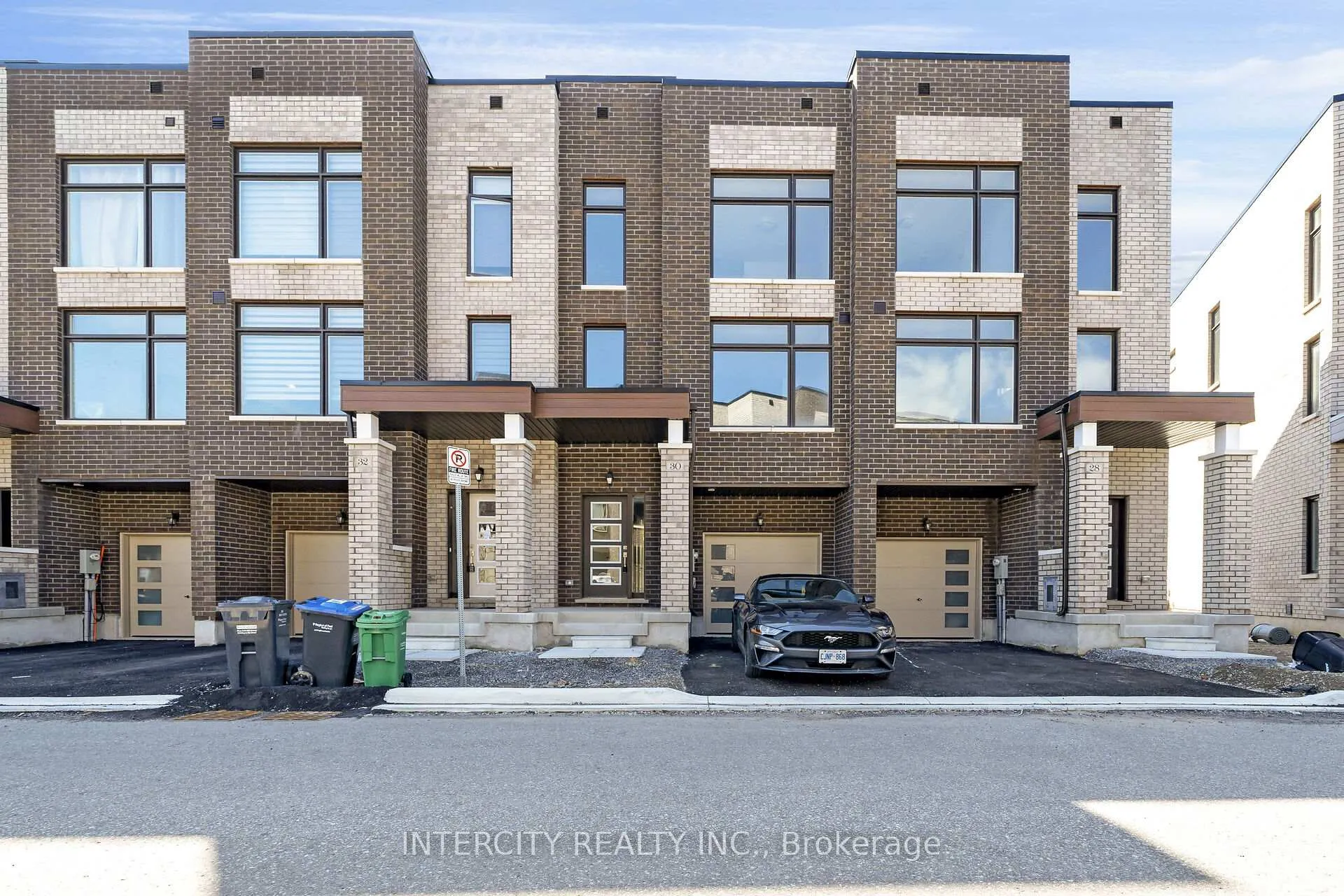 Photo 1 of 30 Queenpost Drive N, Brampton, Credit Valley — HOMEH