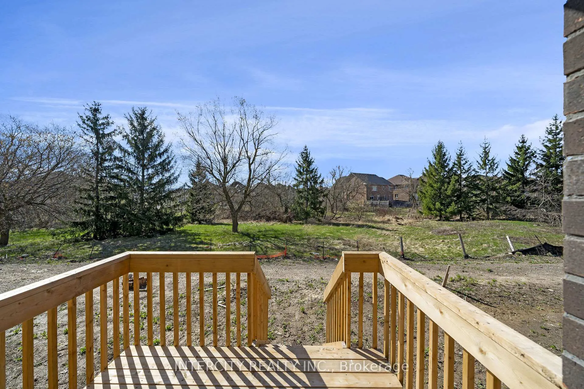 Photo 7 of 30 Queenpost Drive N, Brampton, Credit Valley — HOMEH
