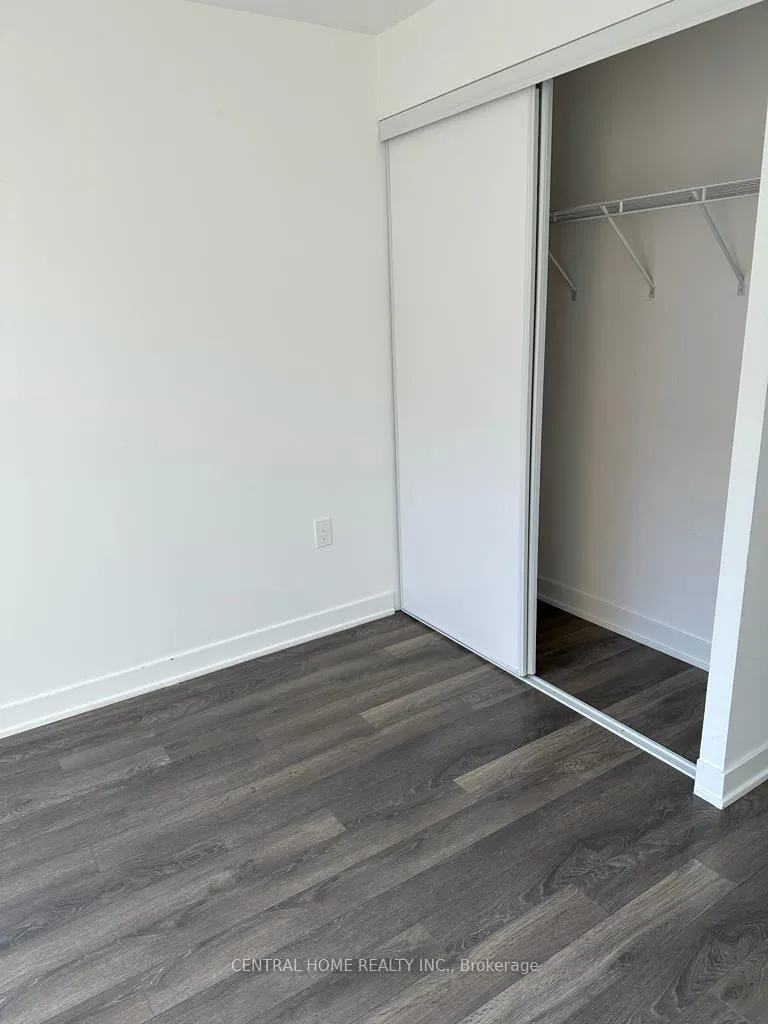 Photo 6 of 100 Eagle Rock Way, Vaughan, Maple — HOMEH