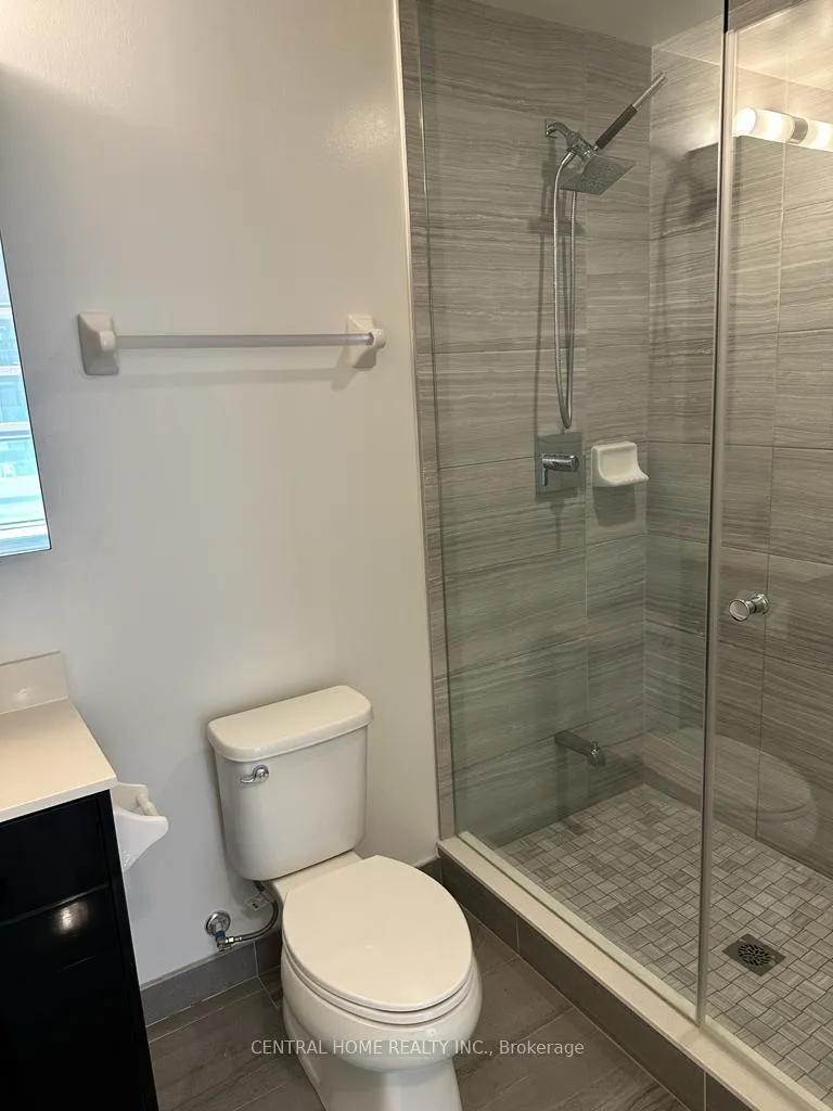 Photo 8 of 100 Eagle Rock Way, Vaughan, Maple — HOMEH
