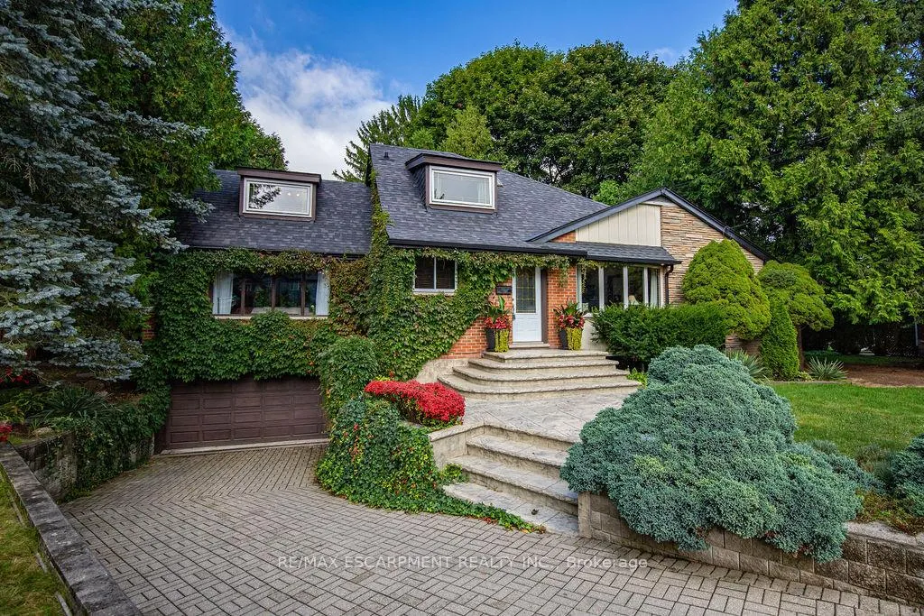 Photo 2 of 341 Clarendon Drive, Hamilton, Ancaster — HOMEH