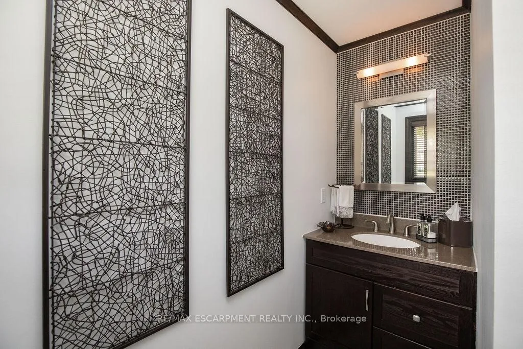 Photo 7 of 341 Clarendon Drive, Hamilton, Ancaster — HOMEH