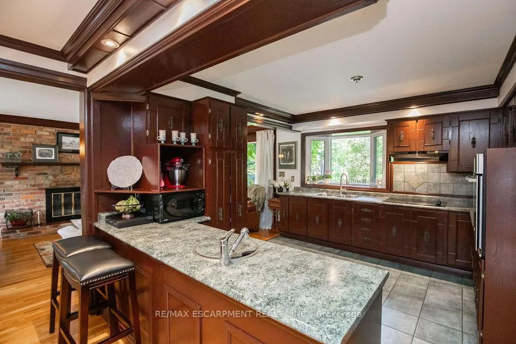 Photo 9 of 341 Clarendon Drive, Hamilton, Ancaster — HOMEH