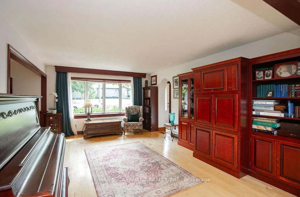 Photo 17 of 341 Clarendon Drive, Hamilton, Ancaster — HOMEH