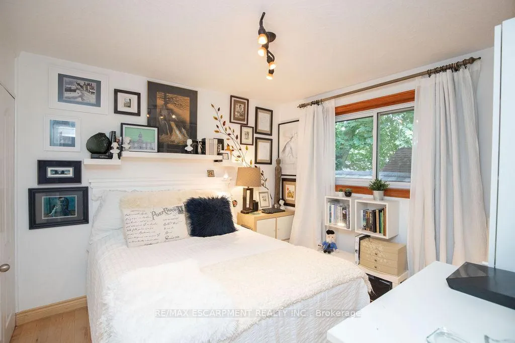 Photo 22 of 341 Clarendon Drive, Hamilton, Ancaster — HOMEH