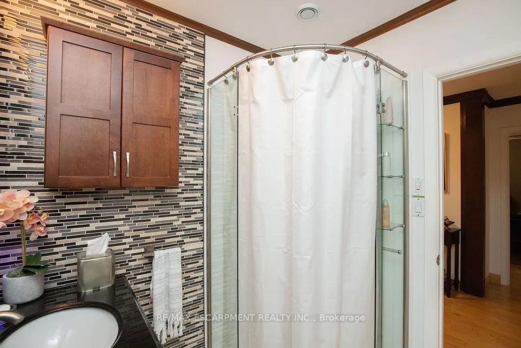 Photo 24 of 341 Clarendon Drive, Hamilton, Ancaster — HOMEH