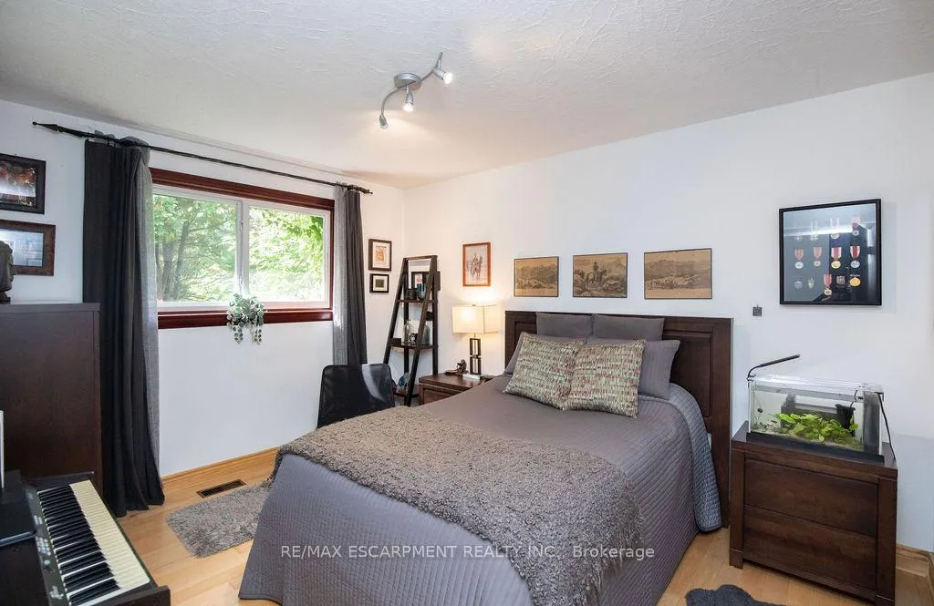 Photo 25 of 341 Clarendon Drive, Hamilton, Ancaster — HOMEH