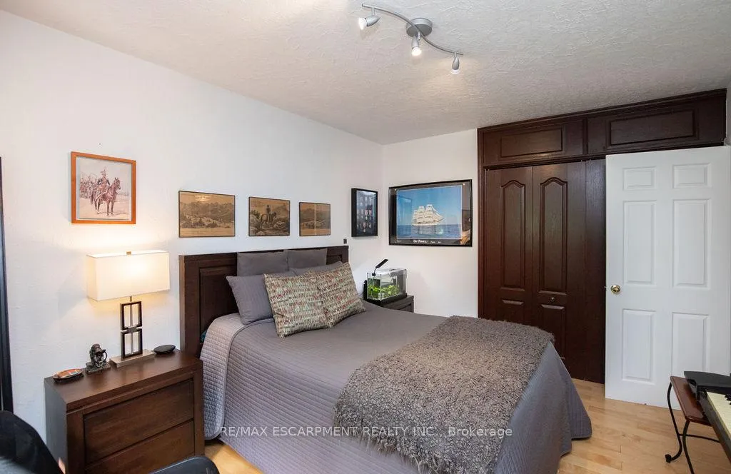 Photo 26 of 341 Clarendon Drive, Hamilton, Ancaster — HOMEH