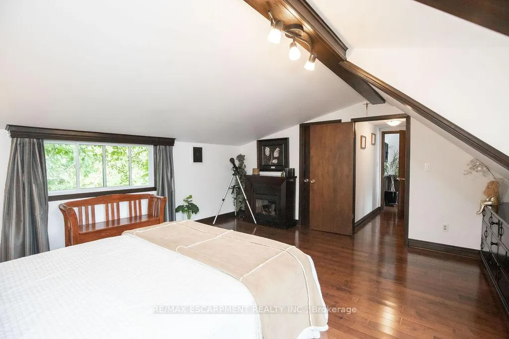 Photo 32 of 341 Clarendon Drive, Hamilton, Ancaster — HOMEH