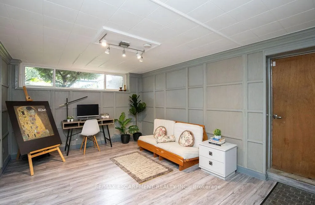 Photo 34 of 341 Clarendon Drive, Hamilton, Ancaster — HOMEH