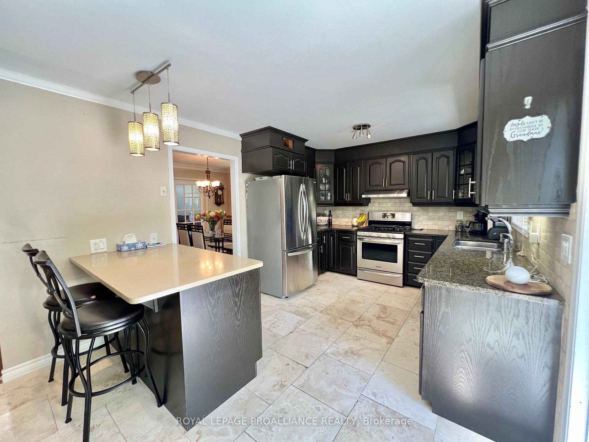 Photo 8 of 21 Benson Court, Belleville, Belleville Ward — HOMEH