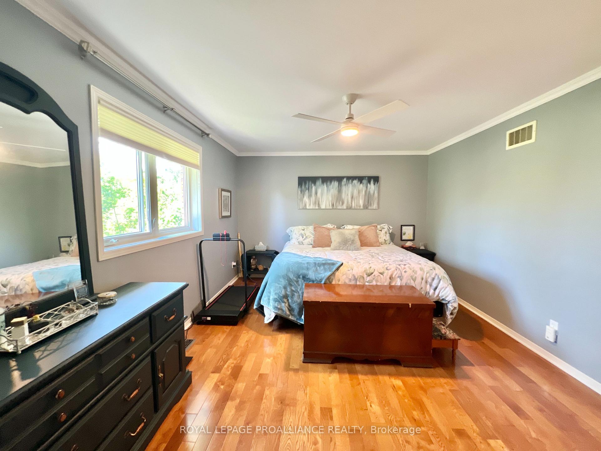 Photo 11 of 21 Benson Court, Belleville, Belleville Ward — HOMEH