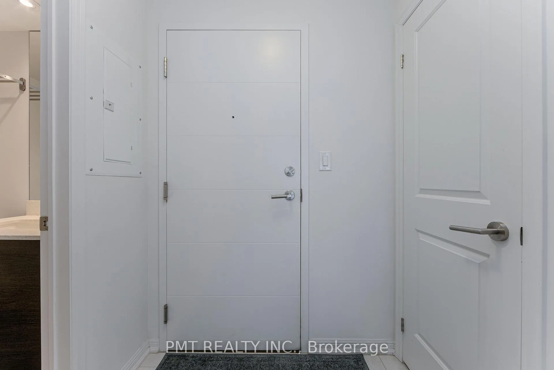 Photo 5 of Unit 310, 400 Adelaide Street E, Toronto, Church-Yonge Corridor — HOMEH