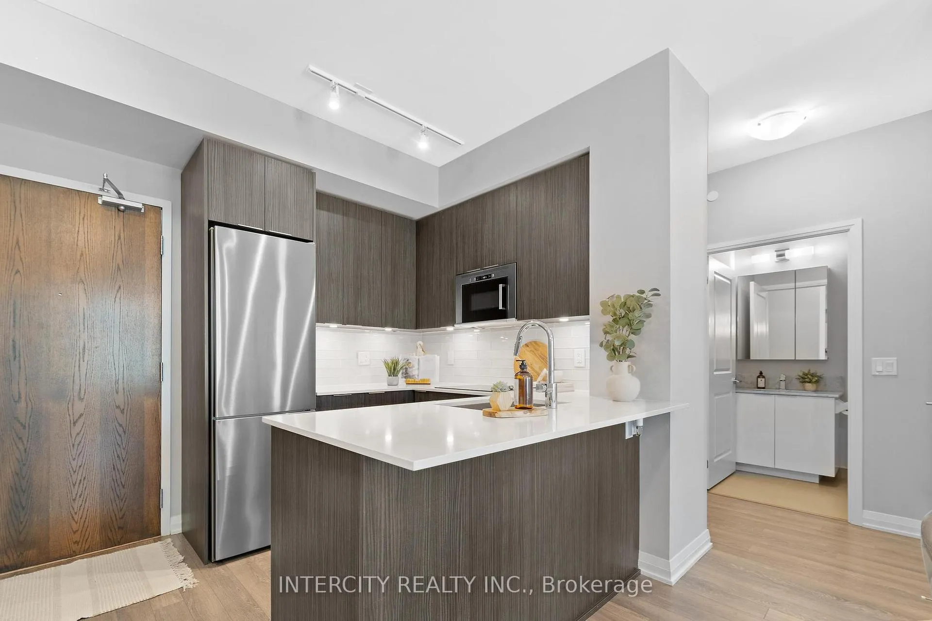 Photo 5 of Unit 627, 99 Eagle Rock Way, Vaughan, Maple — HOMEH
