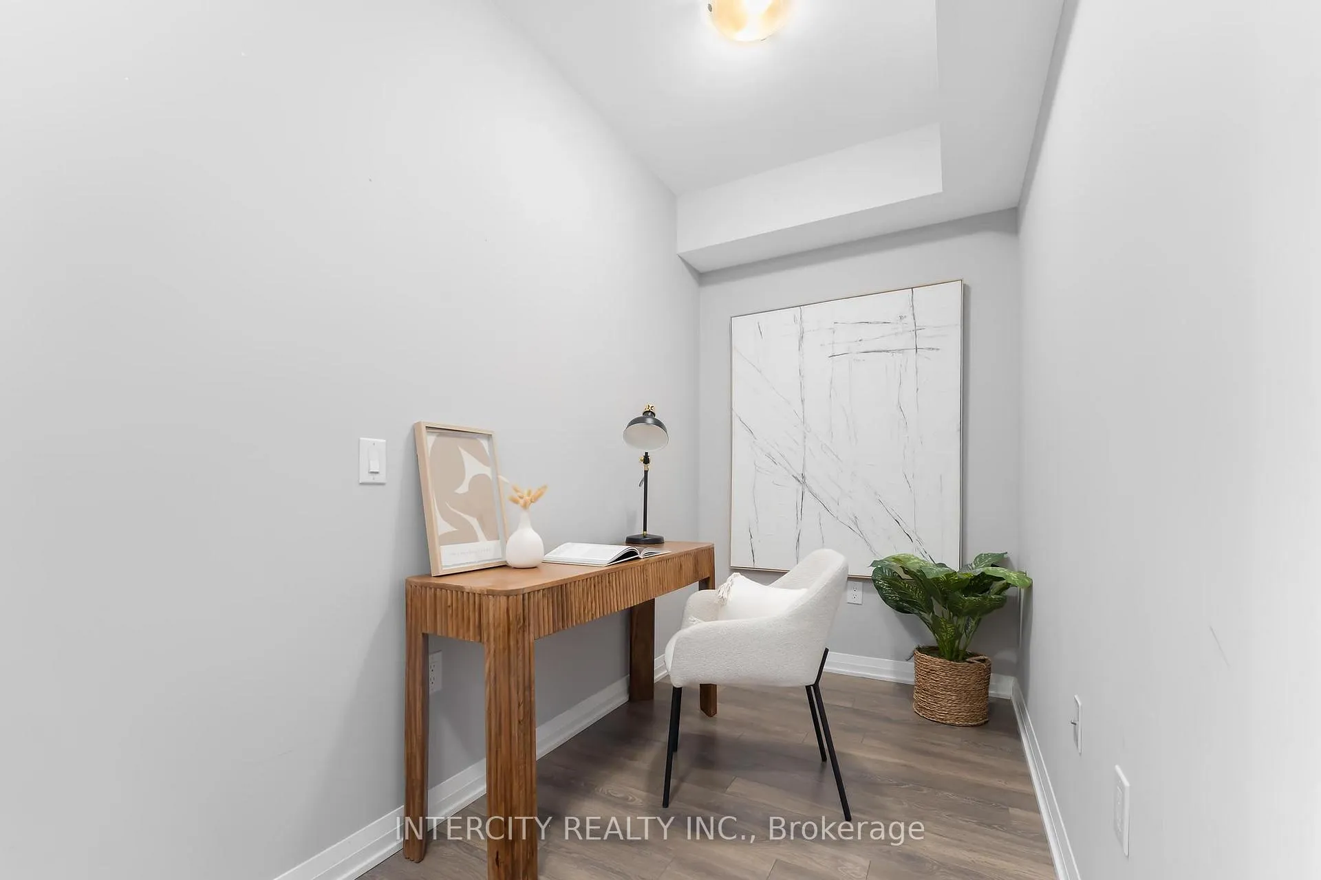Photo 8 of Unit 627, 99 Eagle Rock Way, Vaughan, Maple — HOMEH