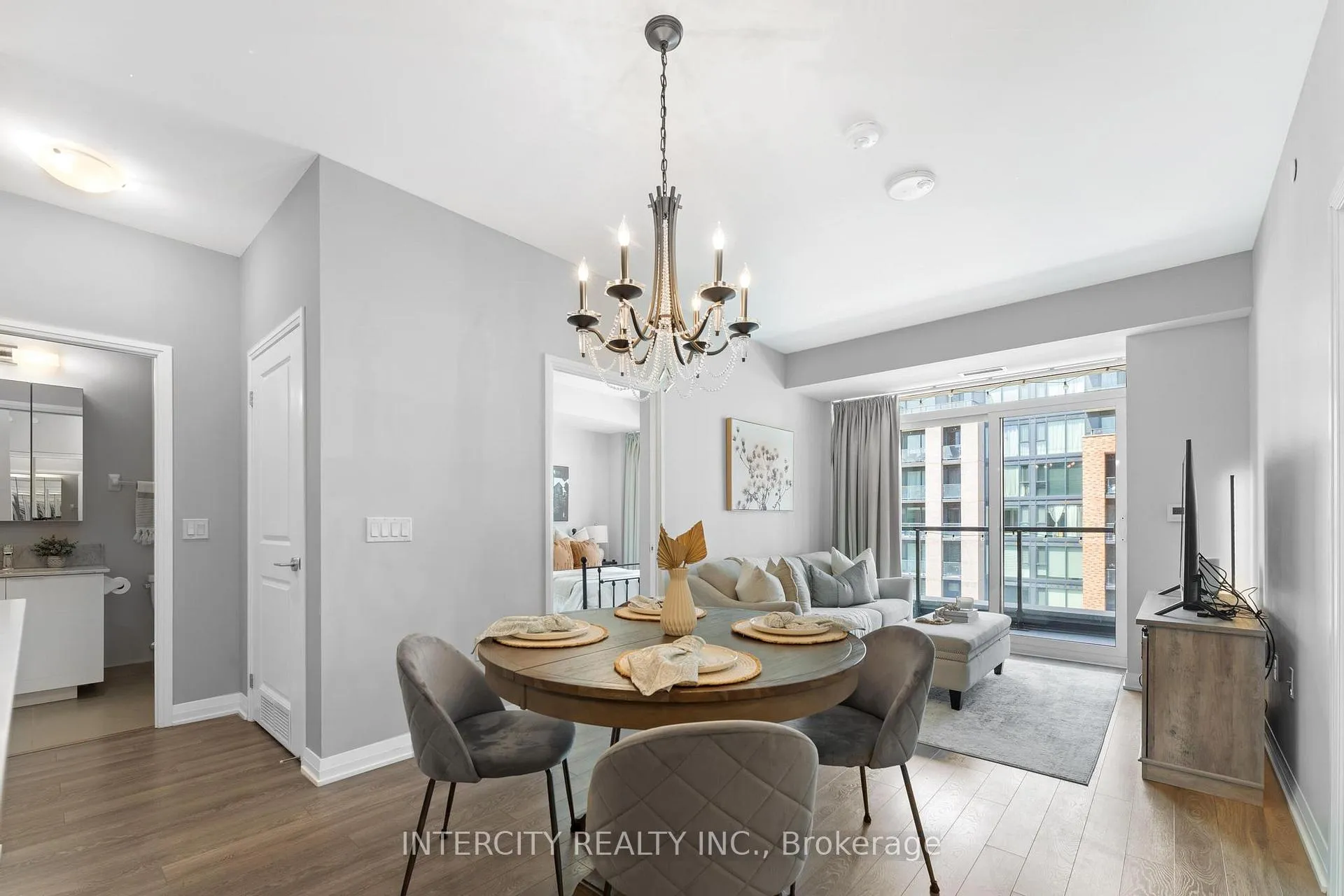 Photo 9 of Unit 627, 99 Eagle Rock Way, Vaughan, Maple — HOMEH