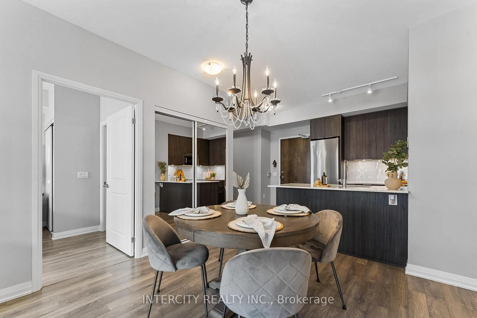Photo 12 of Unit 627, 99 Eagle Rock Way, Vaughan, Maple — HOMEH