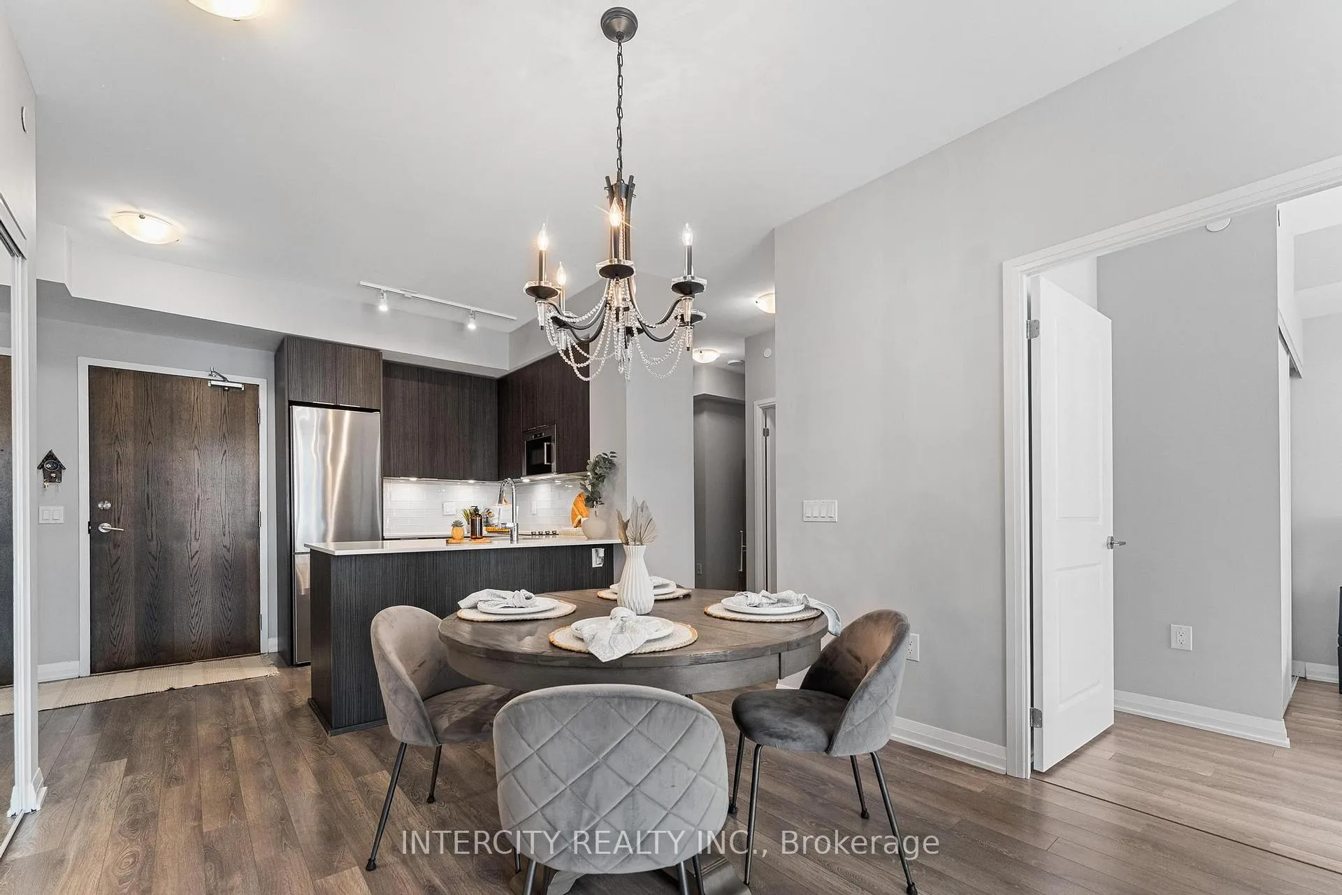 Photo 15 of Unit 627, 99 Eagle Rock Way, Vaughan, Maple — HOMEH