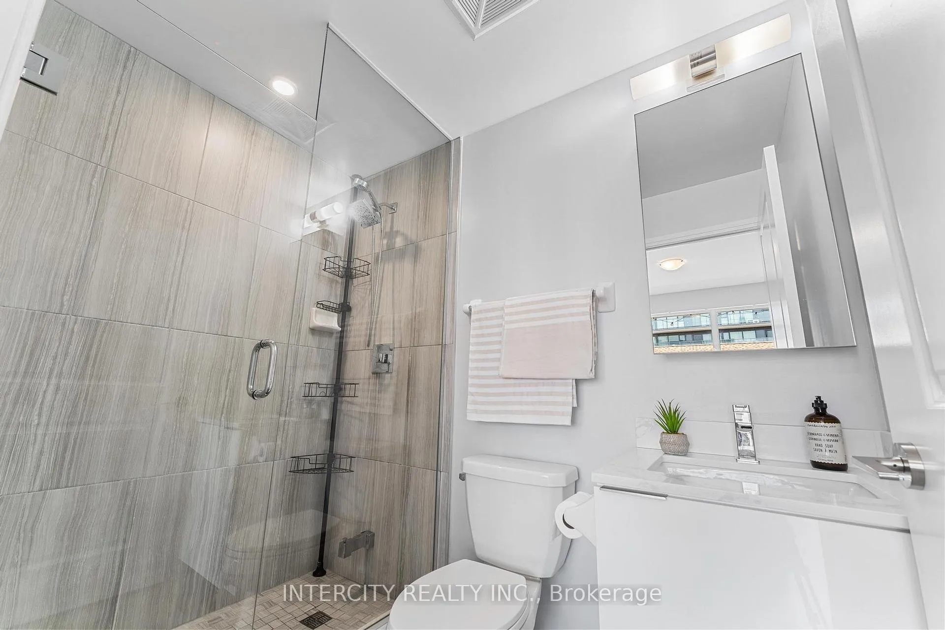 Photo 19 of Unit 627, 99 Eagle Rock Way, Vaughan, Maple — HOMEH
