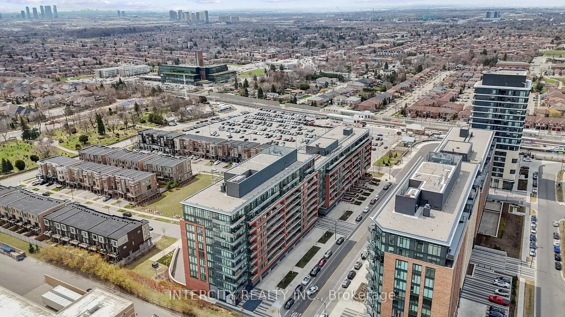 Photo 32 of Unit 627, 99 Eagle Rock Way, Vaughan, Maple — HOMEH