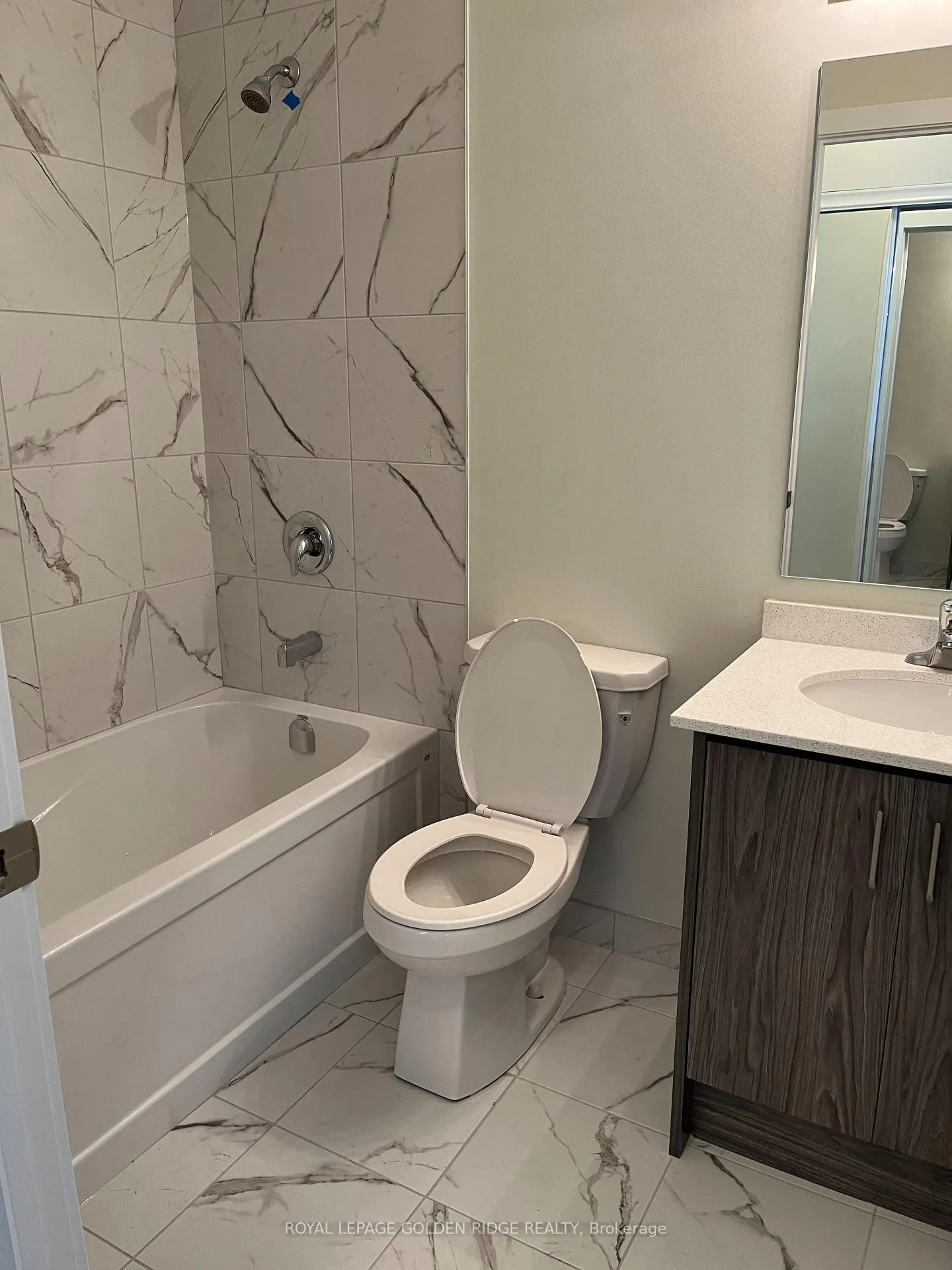 Photo 4 of Unit 224, 600 North Service Road E, Hamilton, Stoney Creek — HOMEH