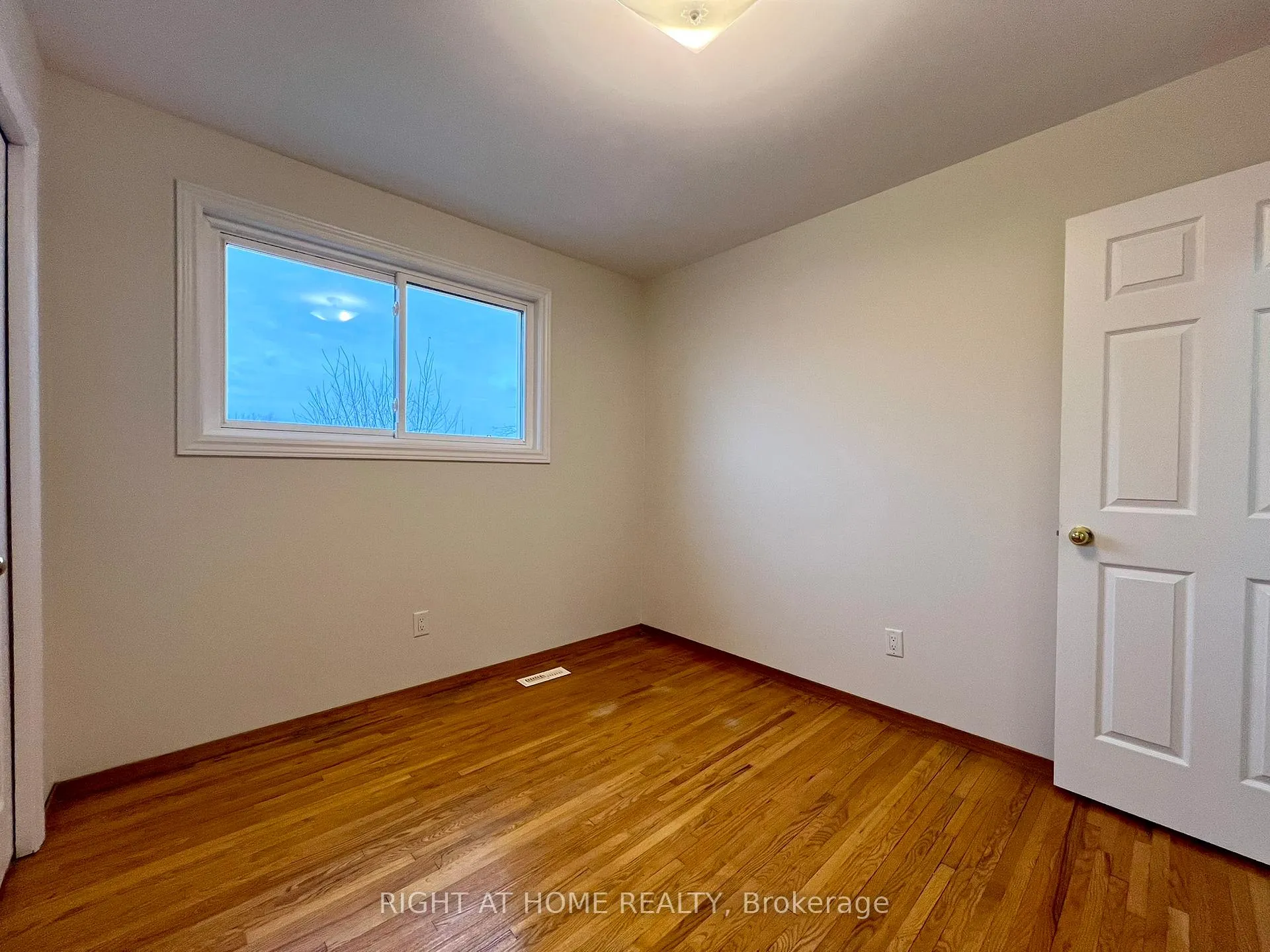 Photo 30 of 9 Rogers Road, New Tecumseth, Tottenham — HOMEH
